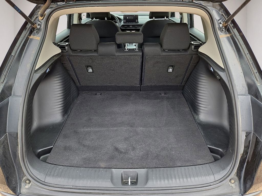 Used 2025 Honda HR-V LX image 12