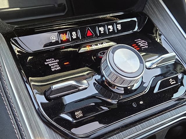 Used 2024 Jeep Wagoneer Series III w/ Premium Group I image 16