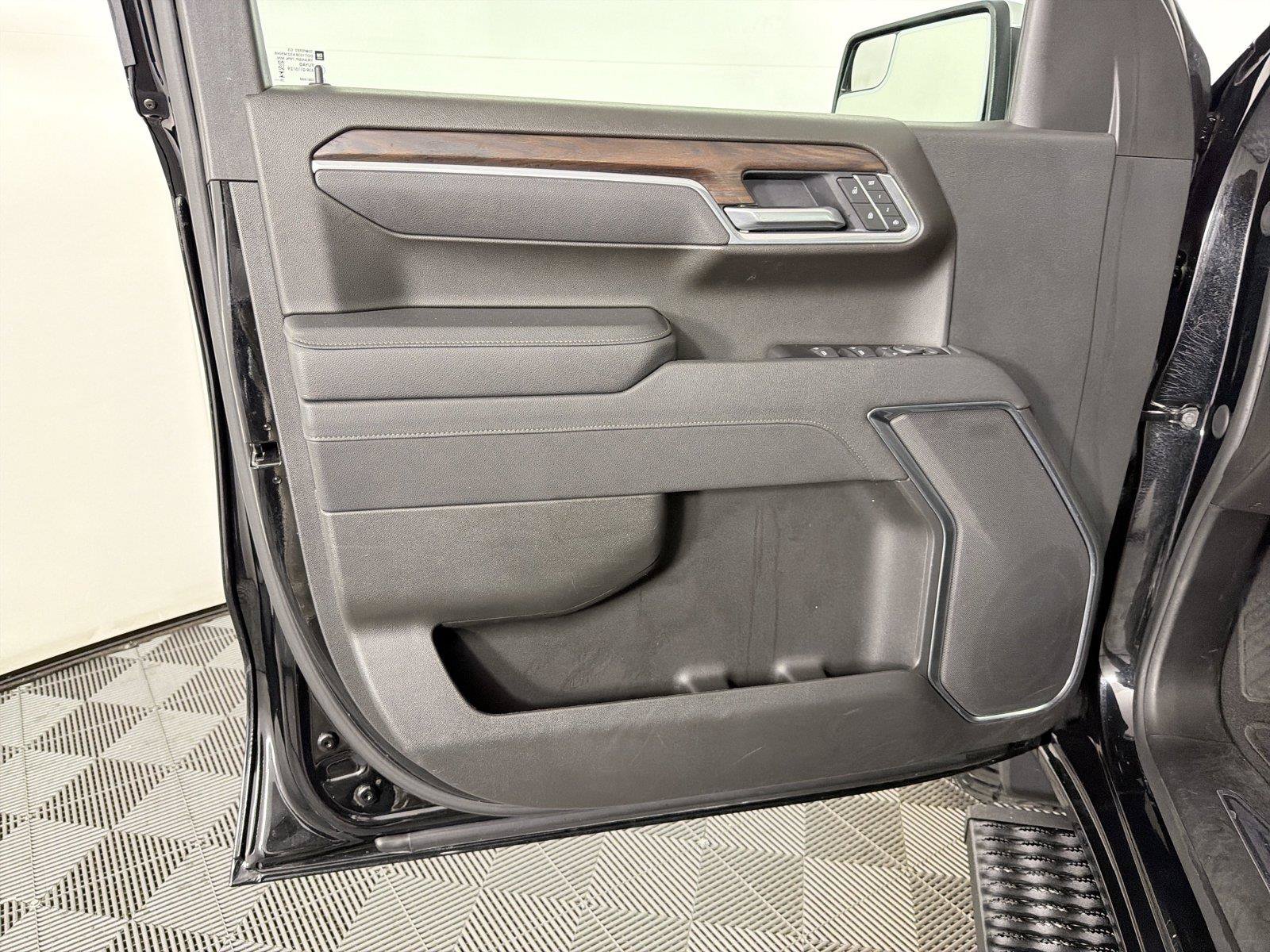 Certified 2026 GMC Sierra 1500 SLT AWD/4WD image 8