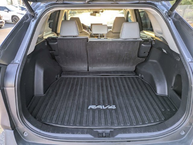 Used 2019 Toyota RAV4 XLE Premium w/ Cold Weather Package FWD image 13