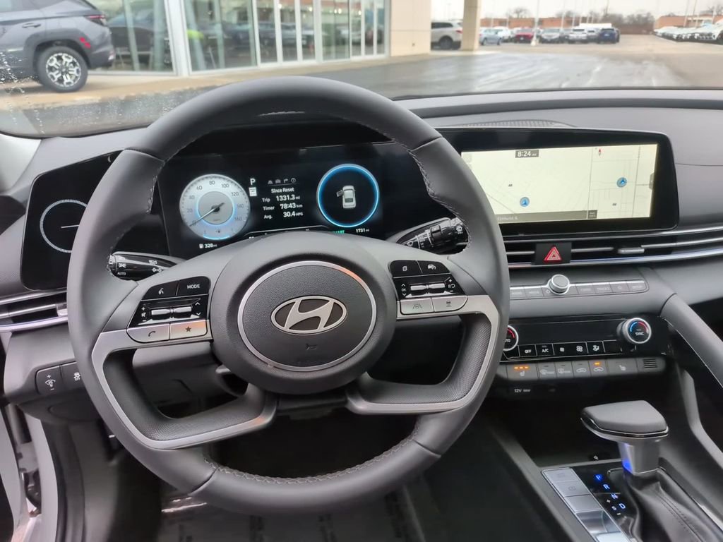 Certified 2025 Hyundai Elantra SEL image 25