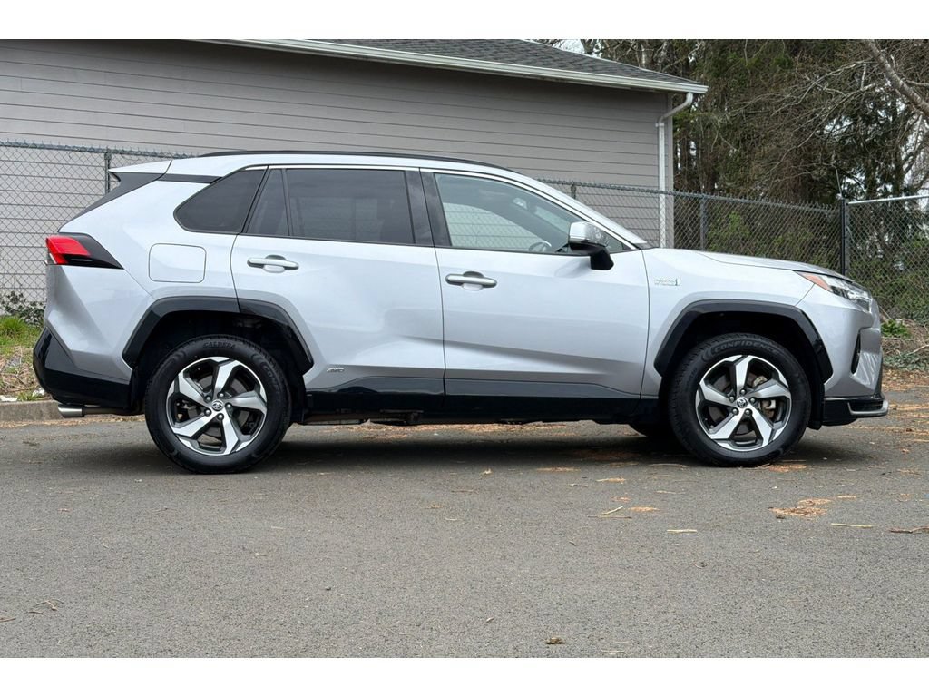 Used 2022 Toyota RAV4 SE w/ Weather & Moonroof Package AWD/4WD image 3