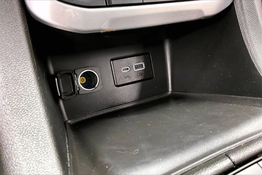 Used 2023 GMC Acadia SLE w/ Driver Convenience Package image 33