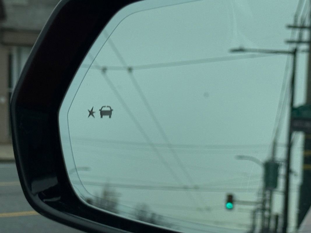 Used 2024 Chevrolet Blazer LT image 9