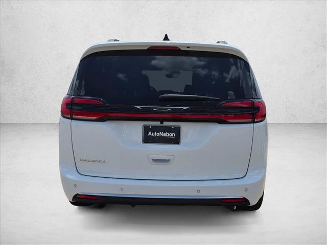 New 2027 Chrysler Pacifica Pinnacle w/ Theater Group FWD image 6