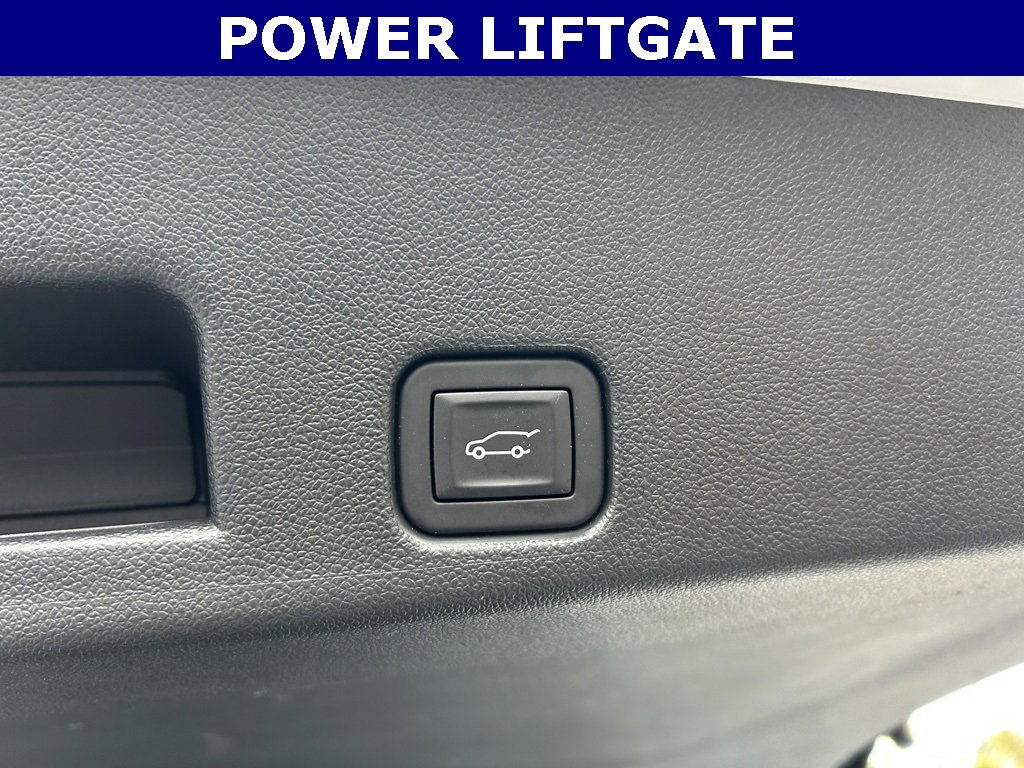 Used 2024 Chevrolet Traverse LT image 17