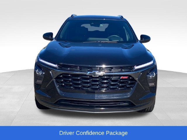 Used 2025 Chevrolet Trax RS w/ Driver Confidence Package FWD image 2