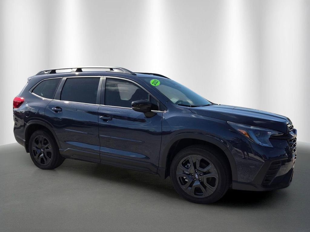 Used 2025 Subaru Ascent Onyx Edition w/ Onyx Package AWD/4WD image 2