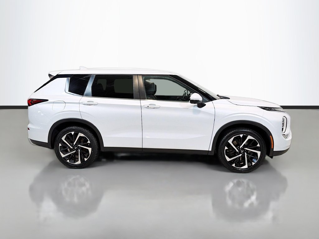 Used 2024 Mitsubishi Outlander SE AWD/4WD image 8