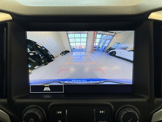 Used 2024 GMC Terrain SLT image 40