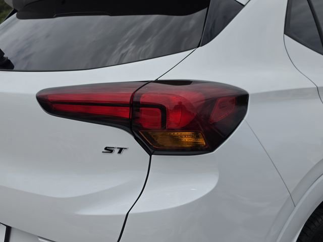 Used 2021 Buick Encore GX Select w/ Sport Touring Package FWD image 10