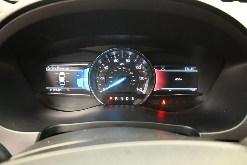 Used 2016 Ford Explorer XLT w/ Equipment Group 201A FWD image 6