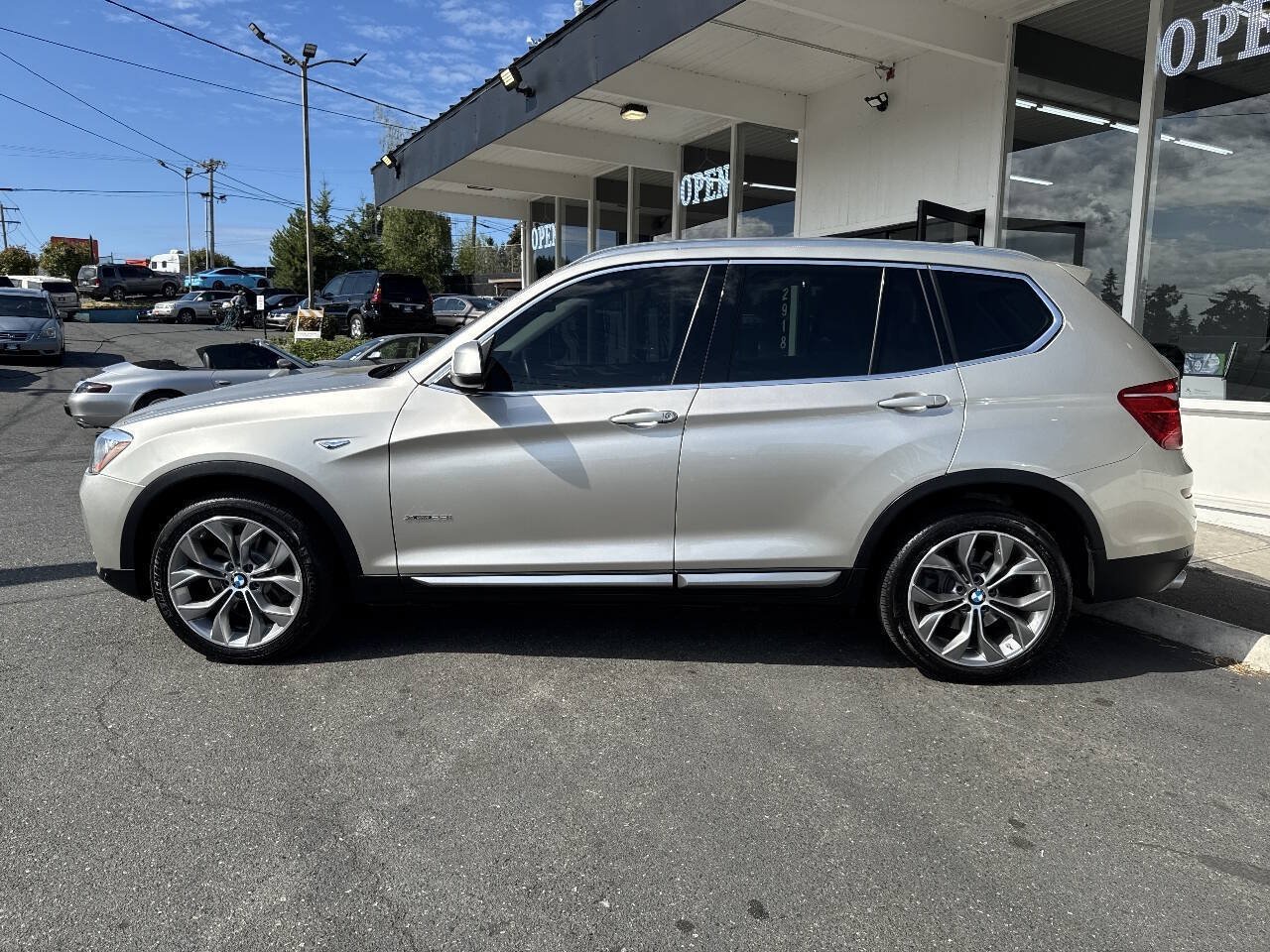 Used 2016 BMW X3 xDrive28i w/ Premium Package AWD/4WD image 2