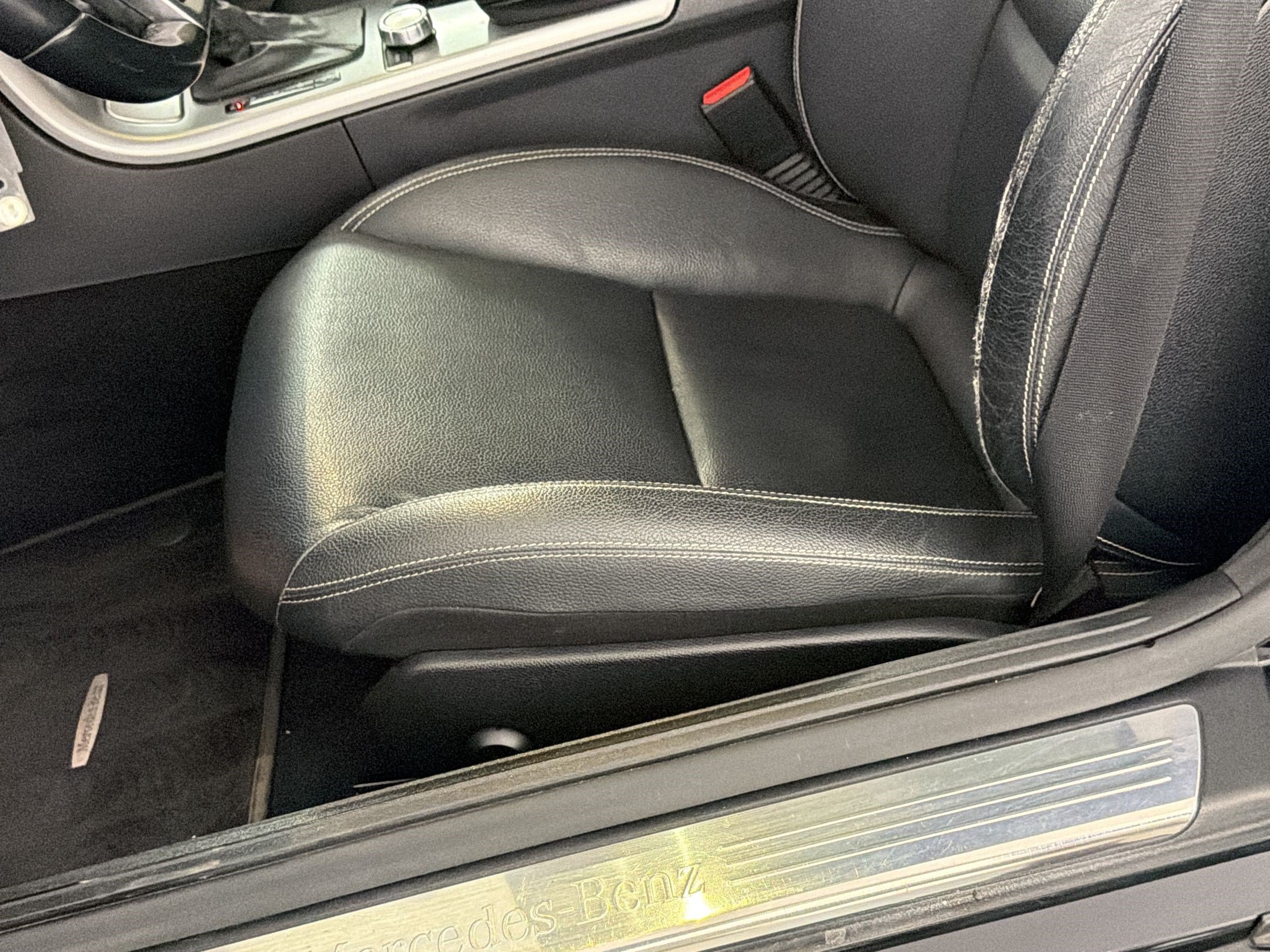 Used 2014 Mercedes-Benz SLK 250 image 15