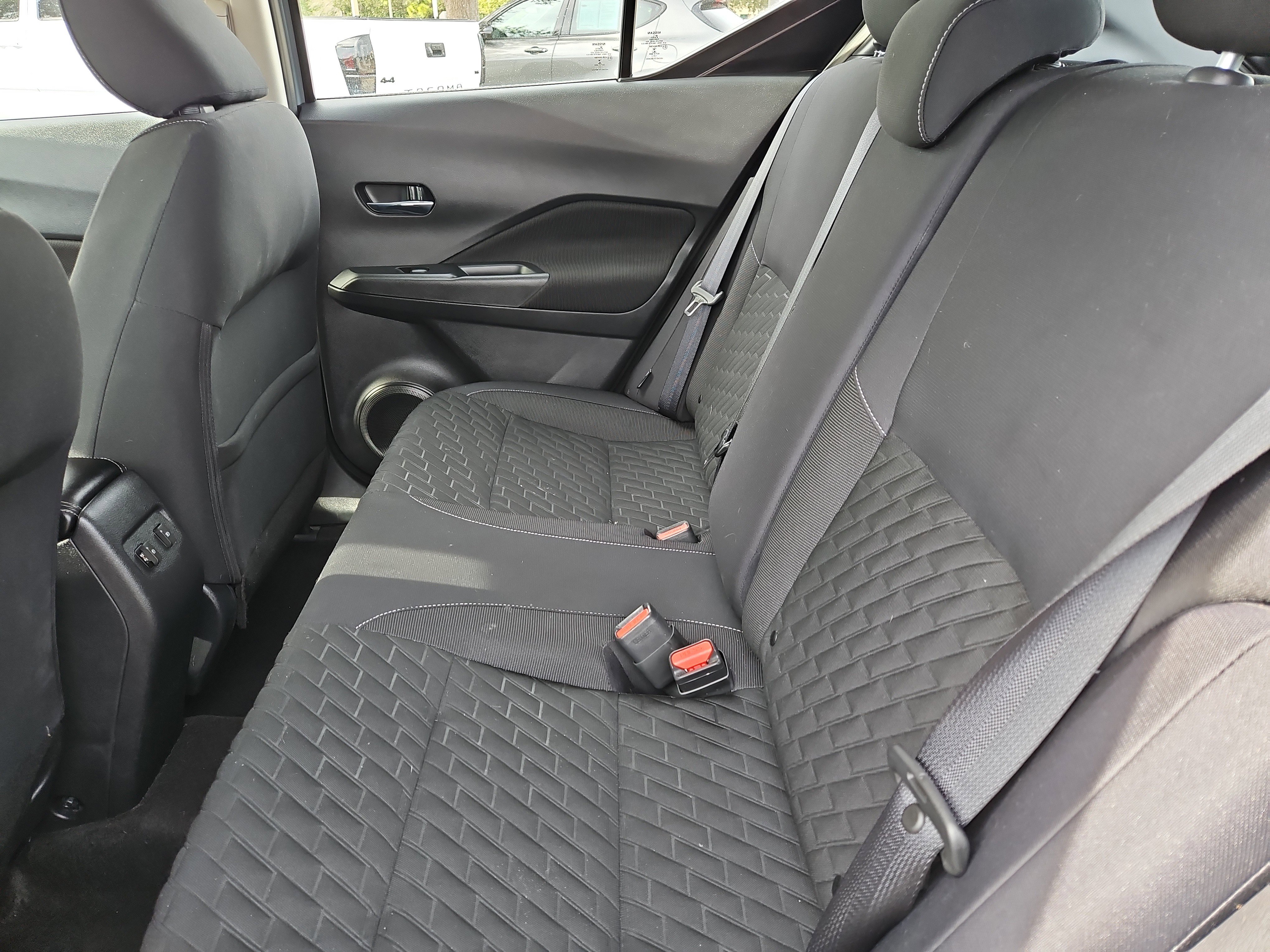 Used 2022 Nissan Kicks SV FWD image 9