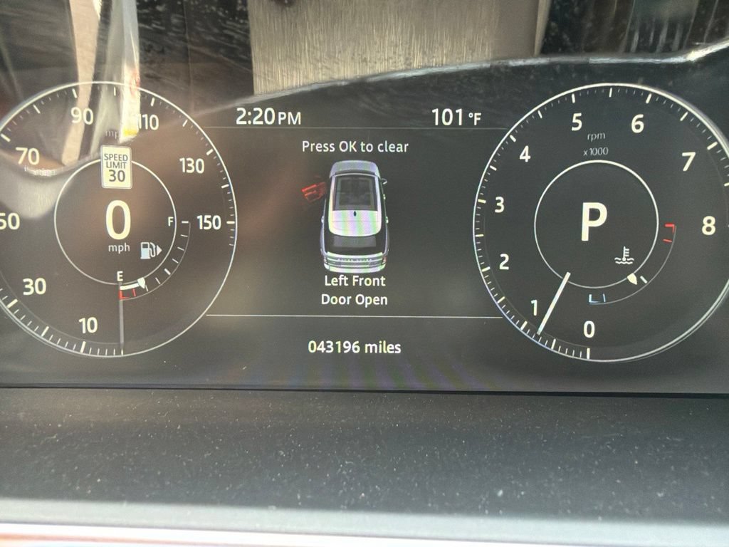 Used 2017 Land Rover Range Rover HSE AWD/4WD image 7