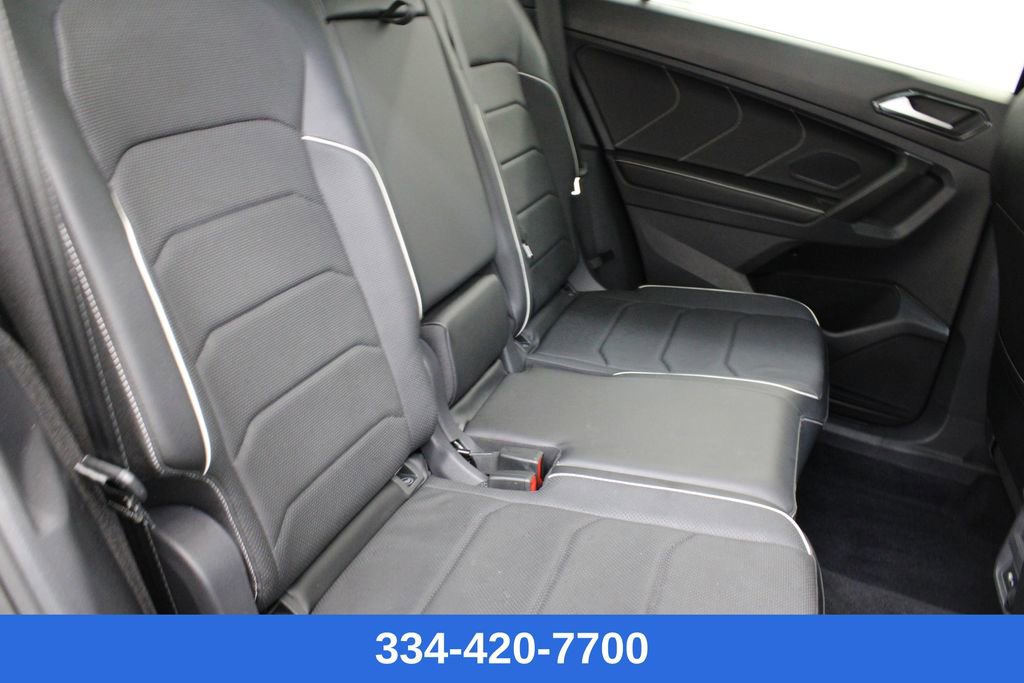 Certified 2022 Volkswagen Tiguan SEL R-Line image 20