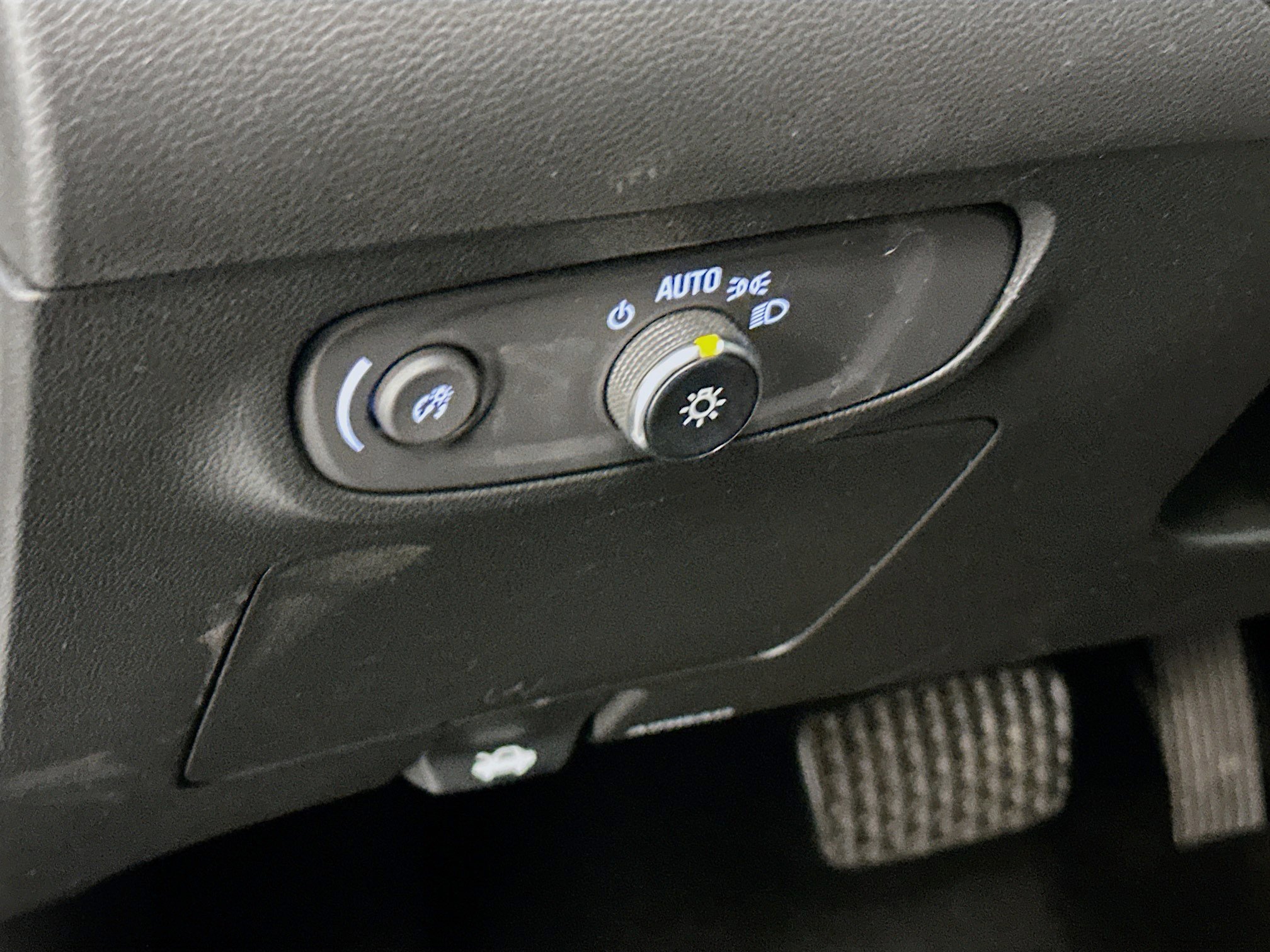 Used 2024 Buick Encore GX Sport Touring image 17