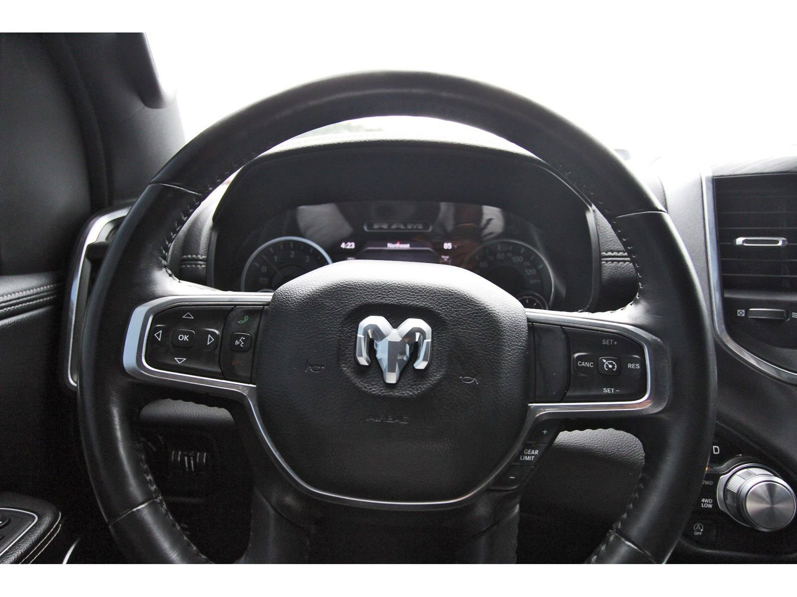 Used 2023 RAM 1500 Laramie AWD/4WD image 17