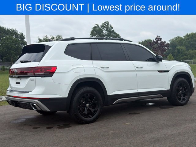 Used 2024 Volkswagen Atlas Peak Edition SE AWD/4WD image 9