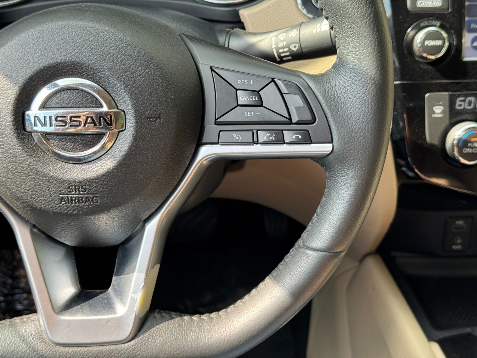 Used 2017 Nissan Rogue SV w/ SV Premium Package AWD/4WD image 21