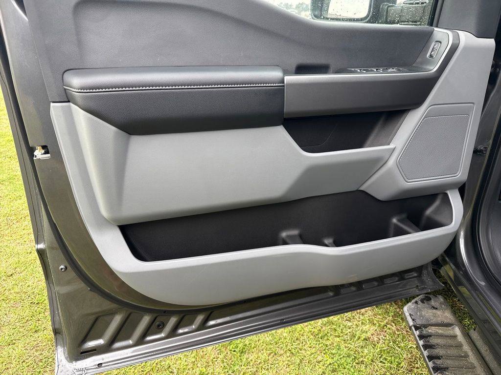 New 2026 Ford F250 XL w/ STX Appearance Package AWD/4WD image 13