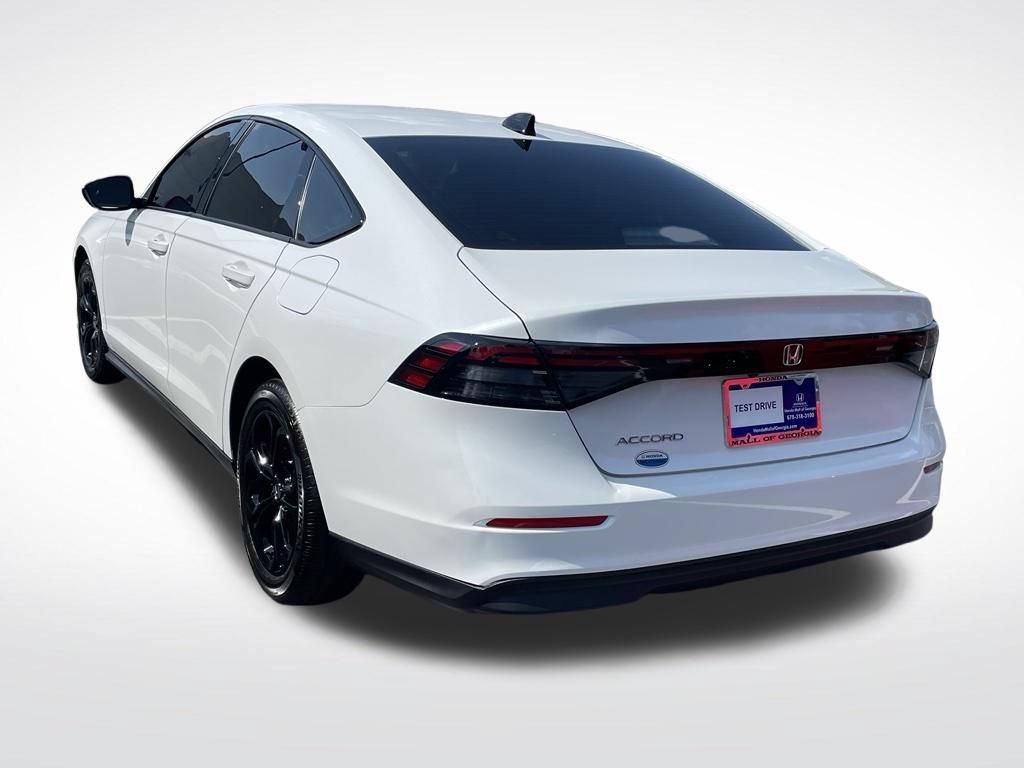 Certified 2025 Honda Accord SE image 4