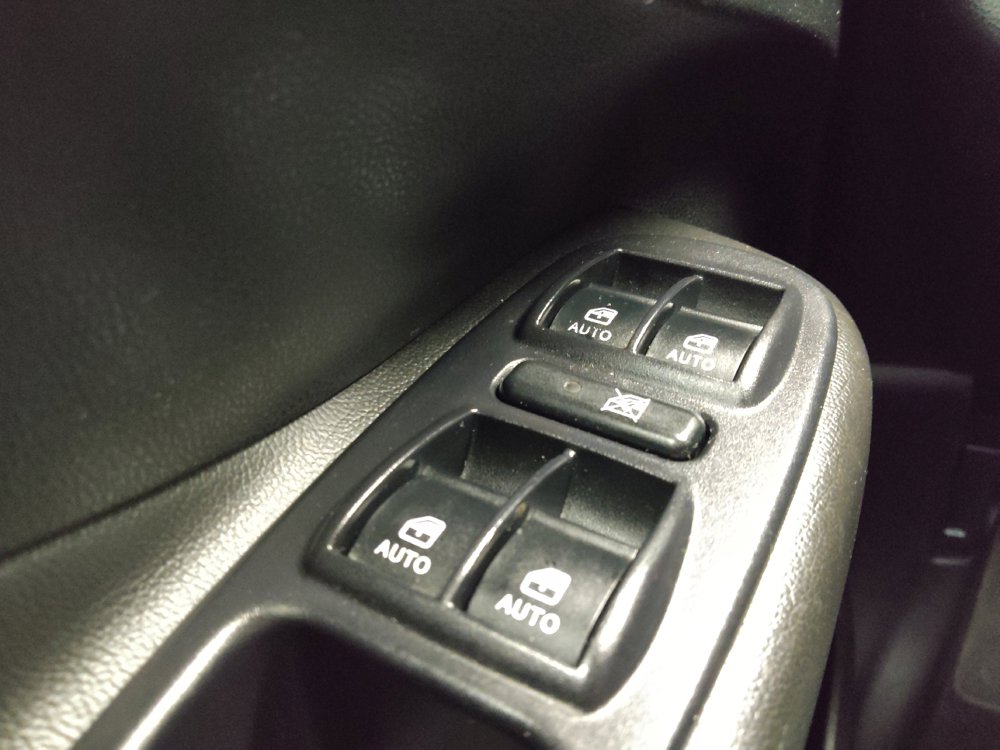 Used 2020 FIAT 500L Trekking w/ Popular Equipment Group FWD image 27