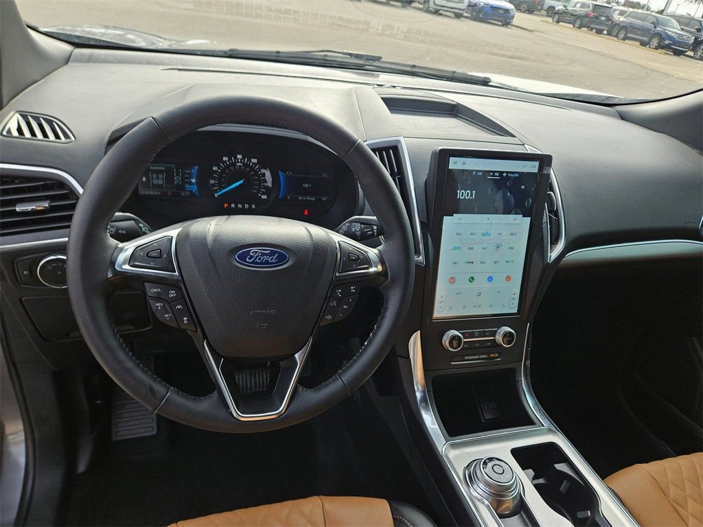 Used 2024 Ford Edge Titanium w/ Titanium Elite Package image 17