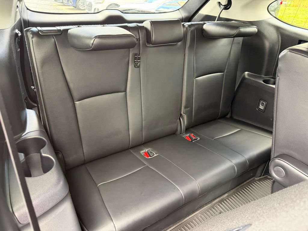 Used 2023 Toyota Highlander XLE FWD image 18