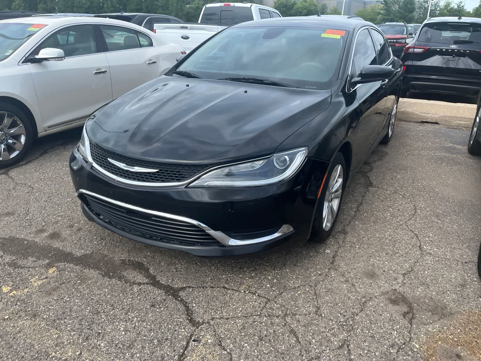 Used 2016 Chrysler 200 Limited FWD image 4