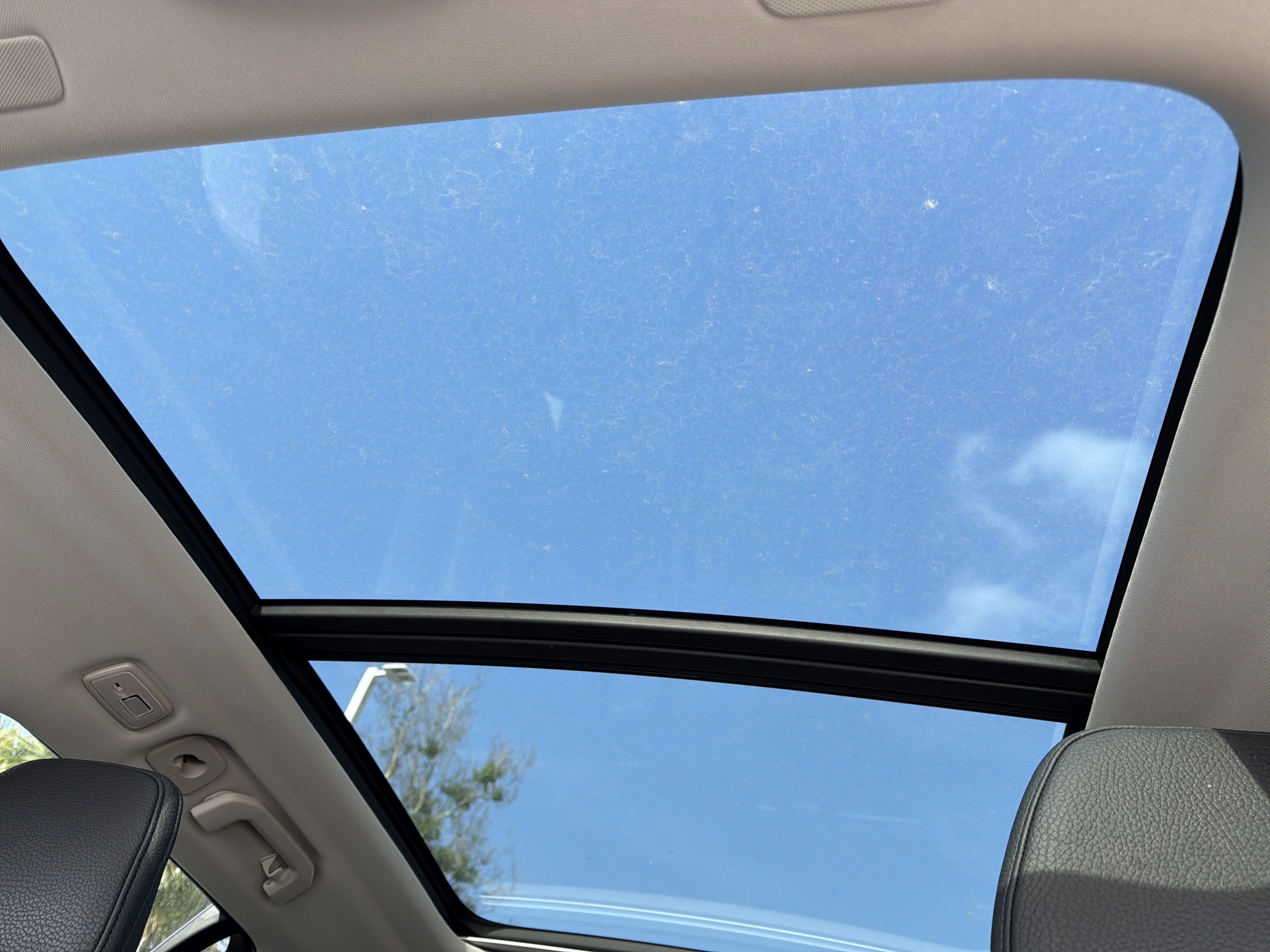 Certified 2025 Volvo V60 B5 Cross Country Plus image 28