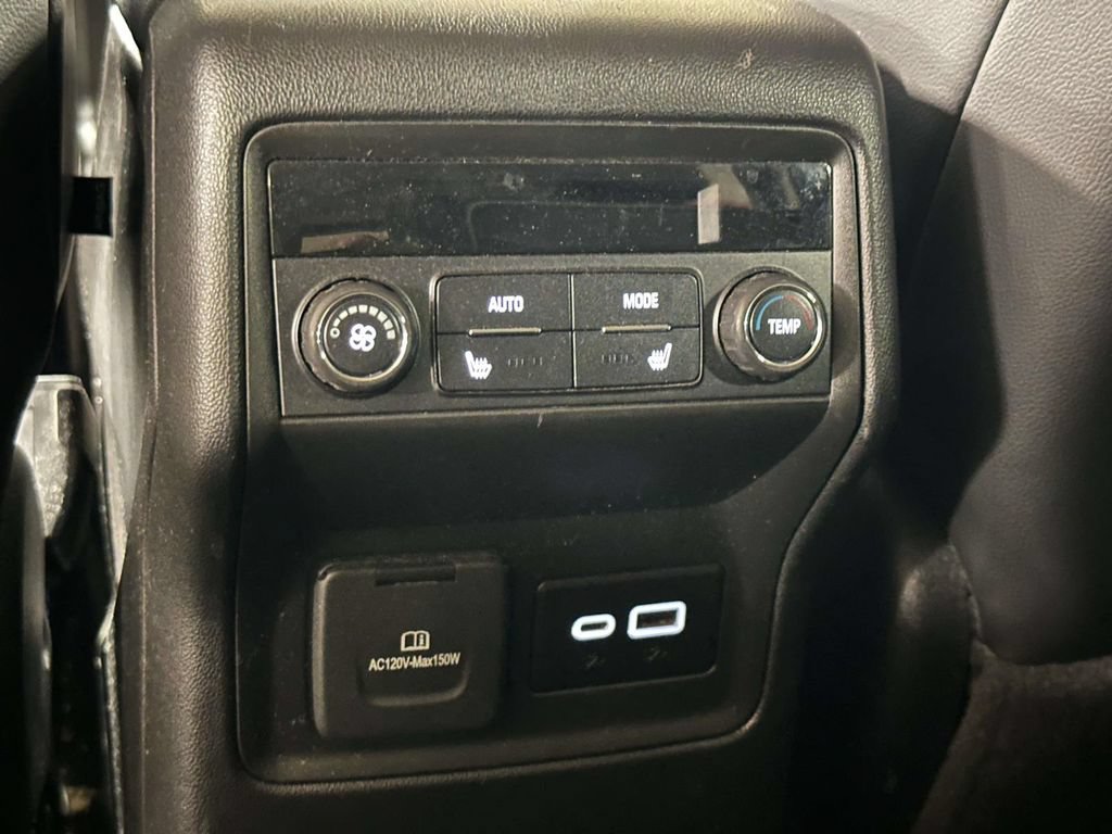 Used 2022 GMC Acadia Denali w/ Denali Technology Package AWD/4WD image 17