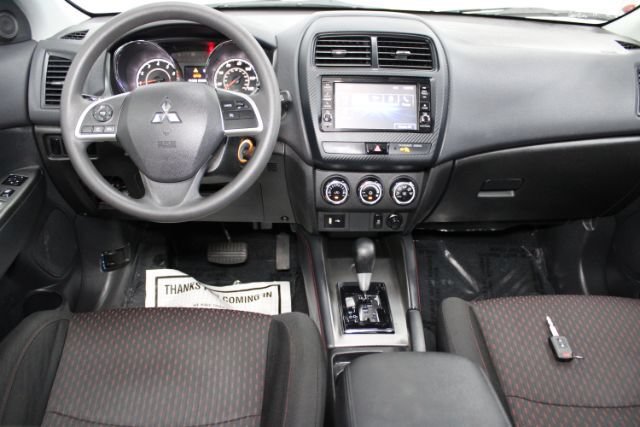Used 2018 Mitsubishi Outlander Sport LE FWD image 2