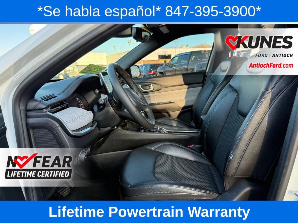 Used 2024 Jeep Compass Latitude image 30