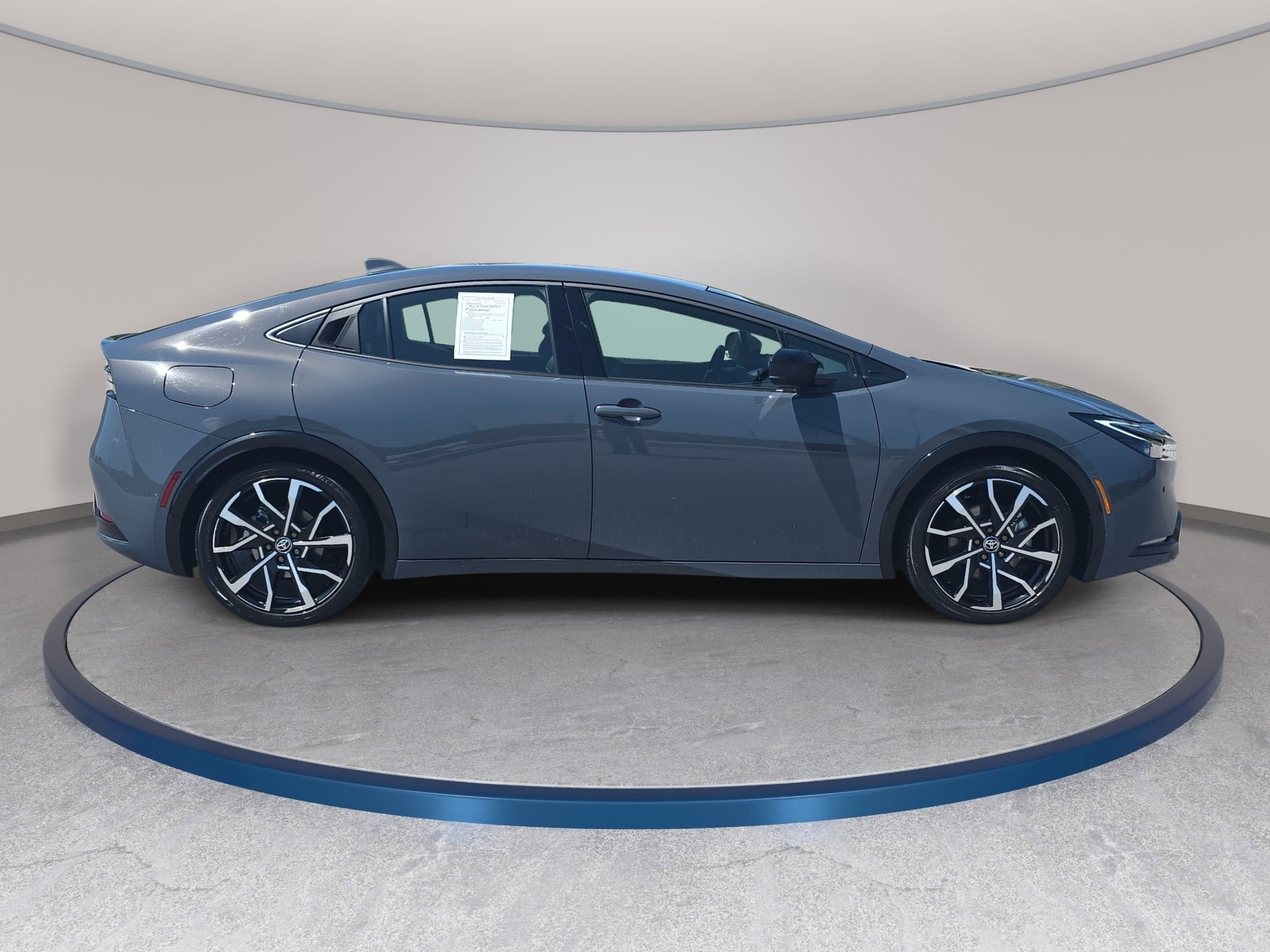 Used 2024 Toyota Prius Prime image 4