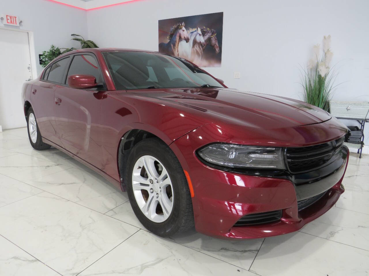 Used 2017 Dodge Charger SE w/ Popular Equipment Group image 2