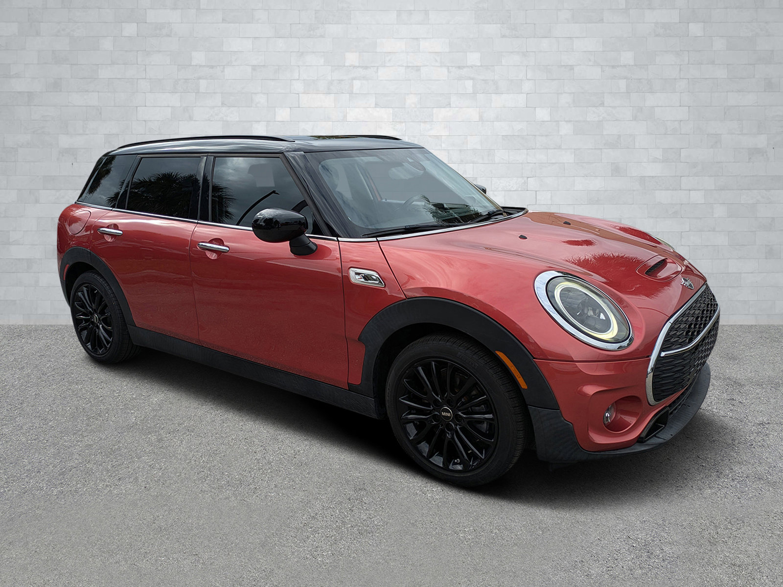 Used 2022 MINI Cooper Clubman S image 2