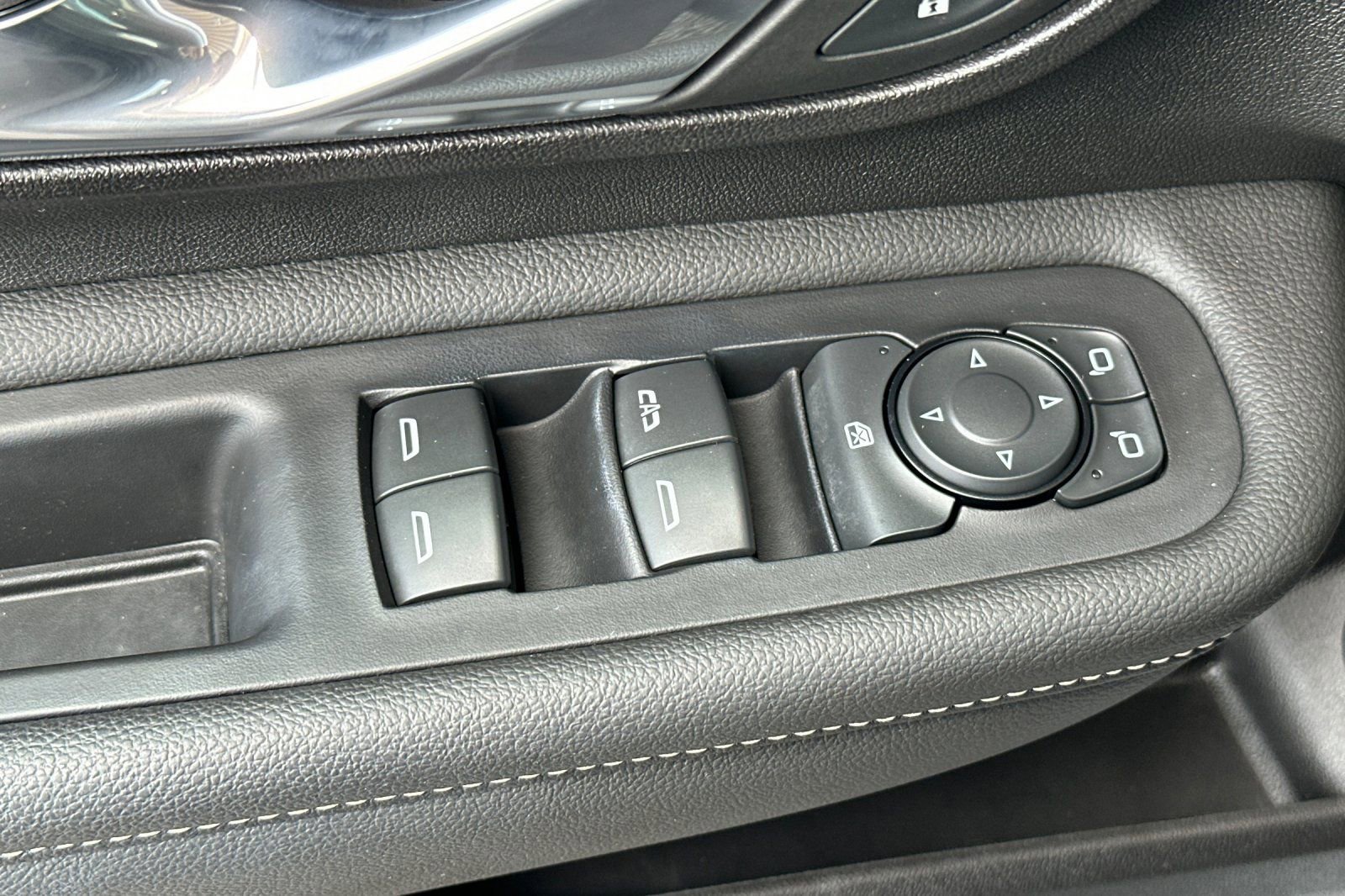 Certified 2024 GMC Terrain Denali w/ Denali Premium Package image 12