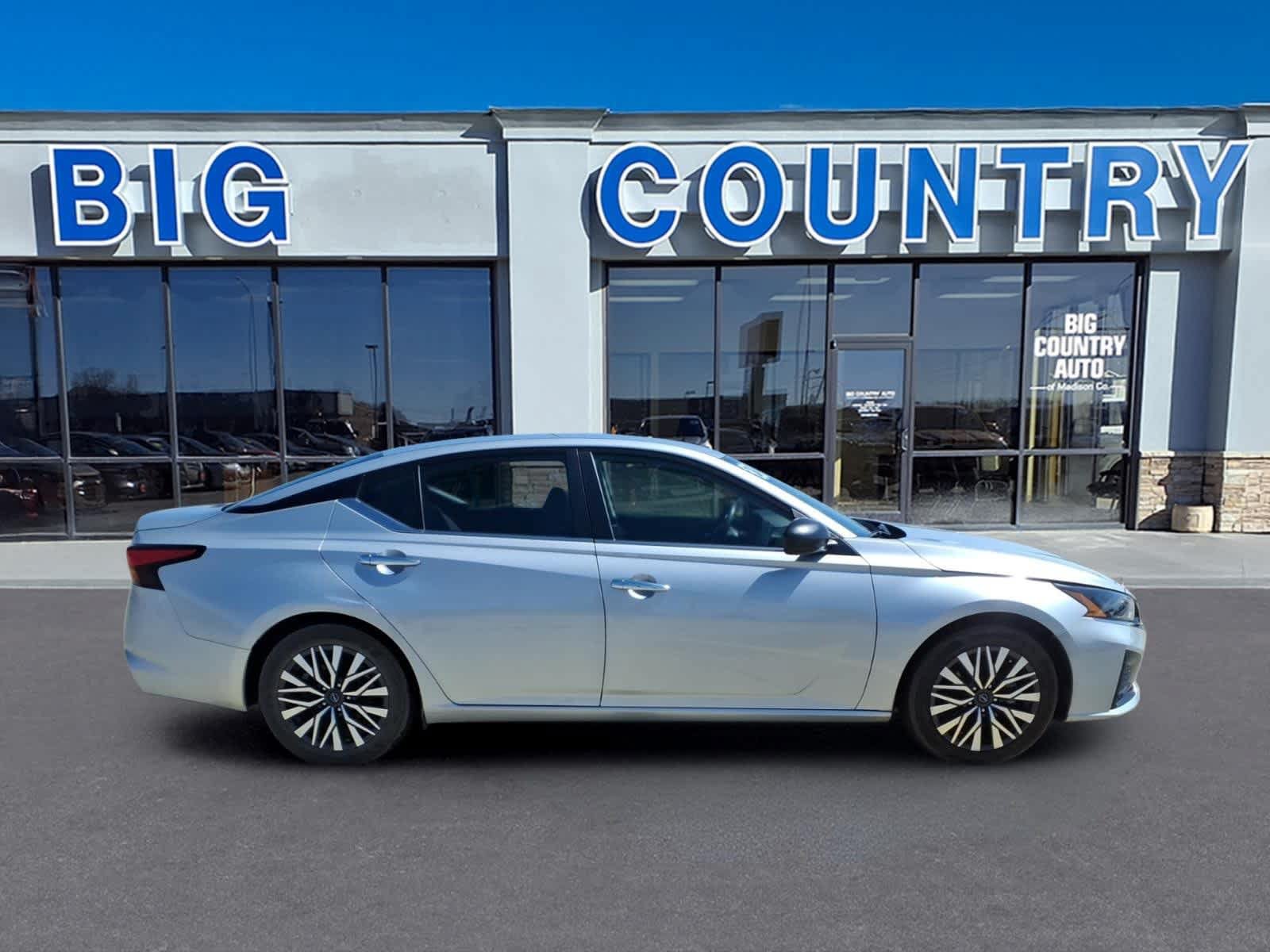 Used 2024 Nissan Altima 2.5 SV FWD image 4