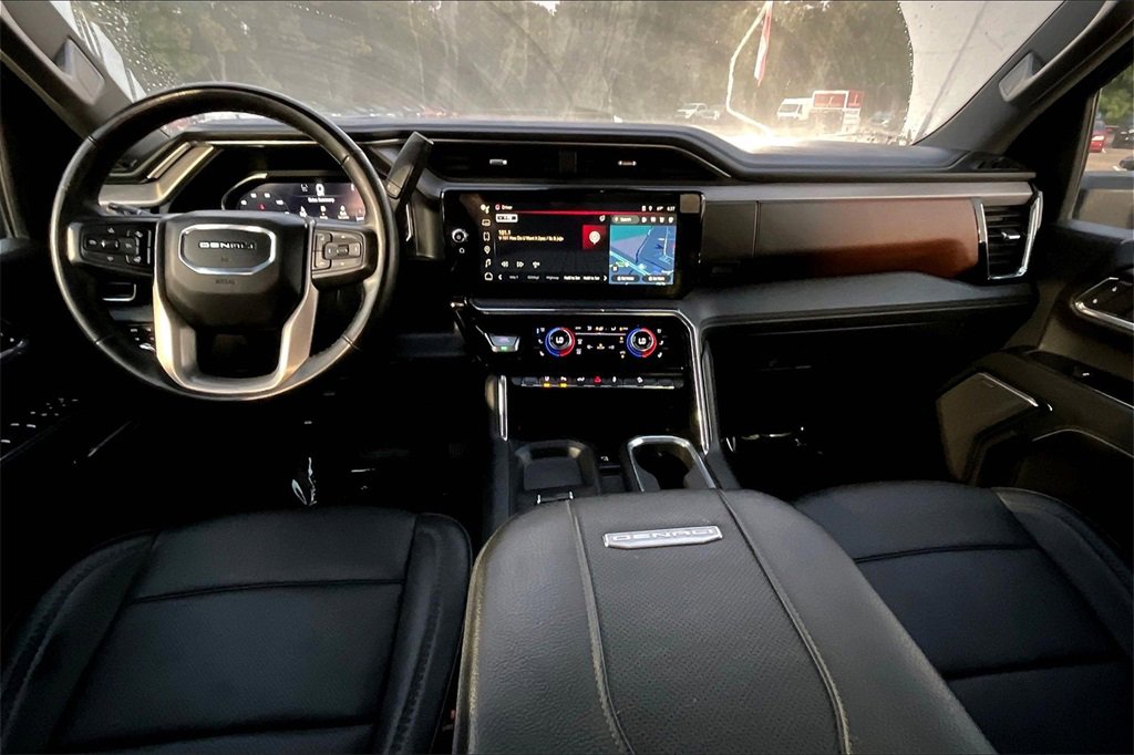 Used 2024 GMC Sierra 2500 Denali w/ Denali Reserve Package image 13