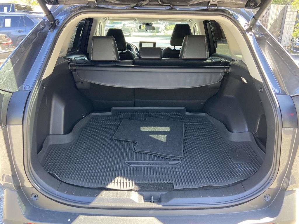 Used 2024 Toyota RAV4 XLE Premium FWD image 10
