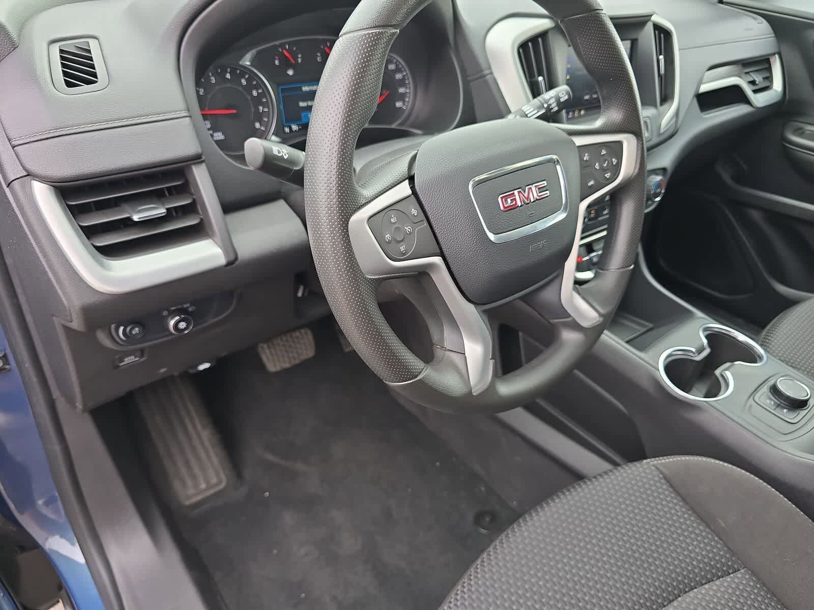 Used 2024 GMC Terrain SLE AWD/4WD image 16