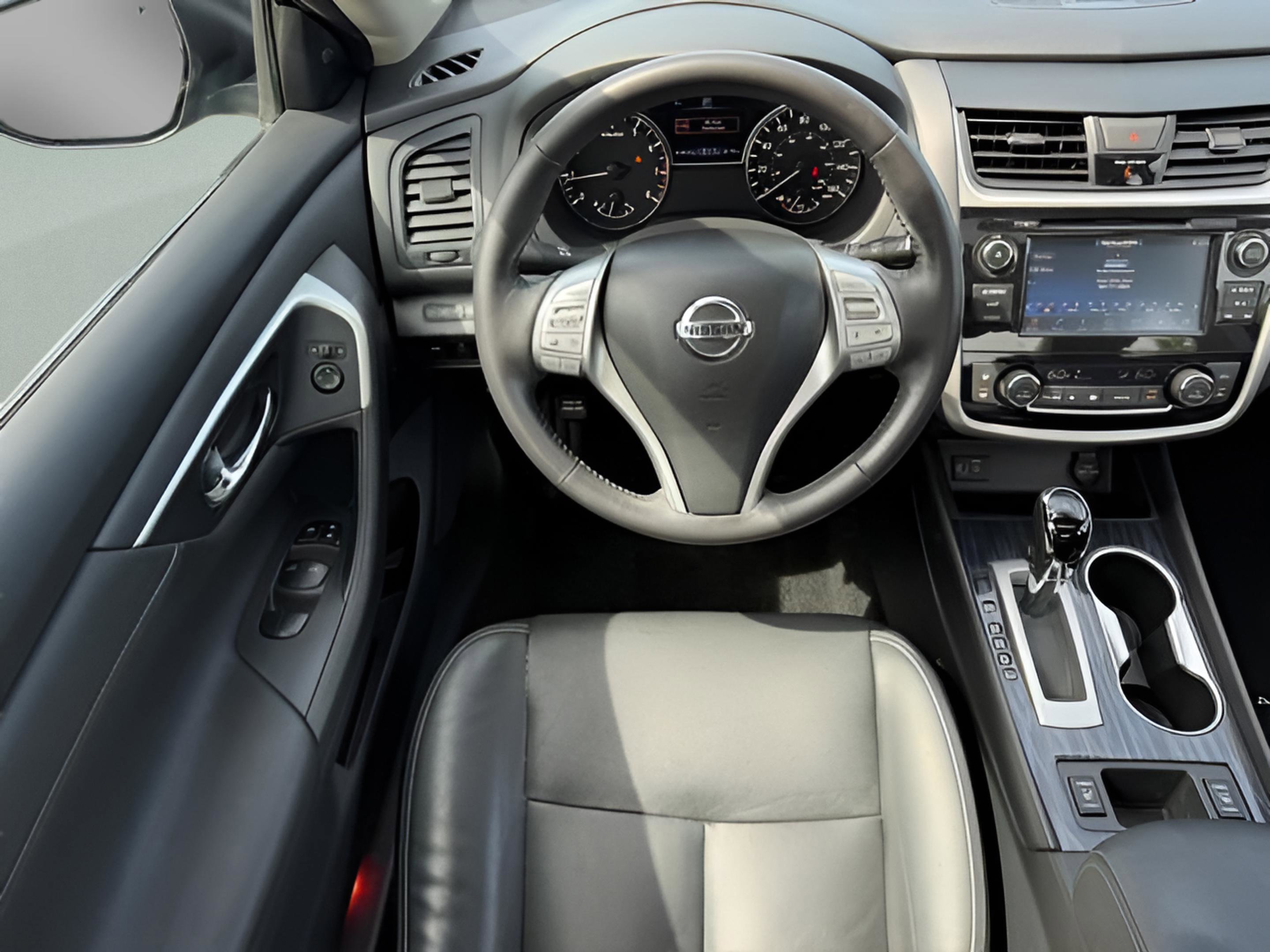 Used 2018 Nissan Altima 2.5 SL w/ 2.5 SL Technology Package FWD image 11