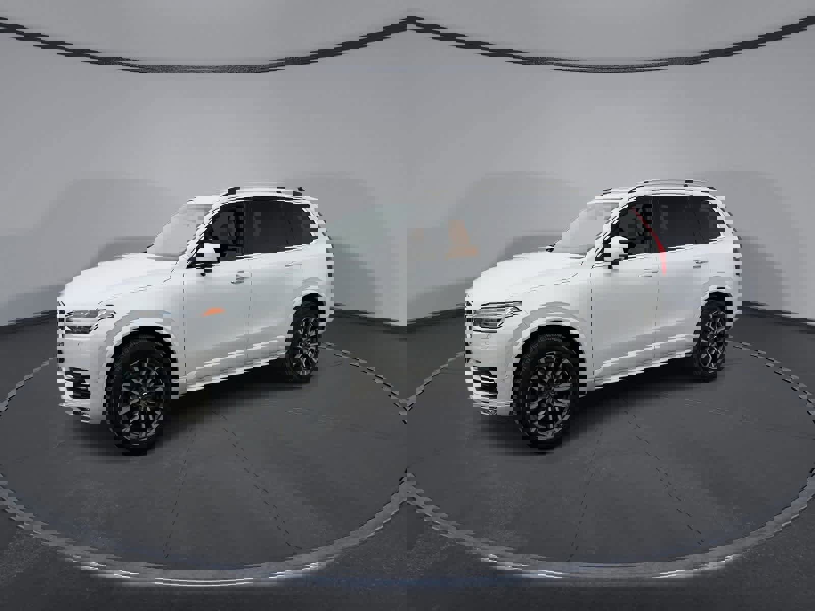 Used 2018 Volvo XC90 T6 Momentum w/ Convenience Package image 4