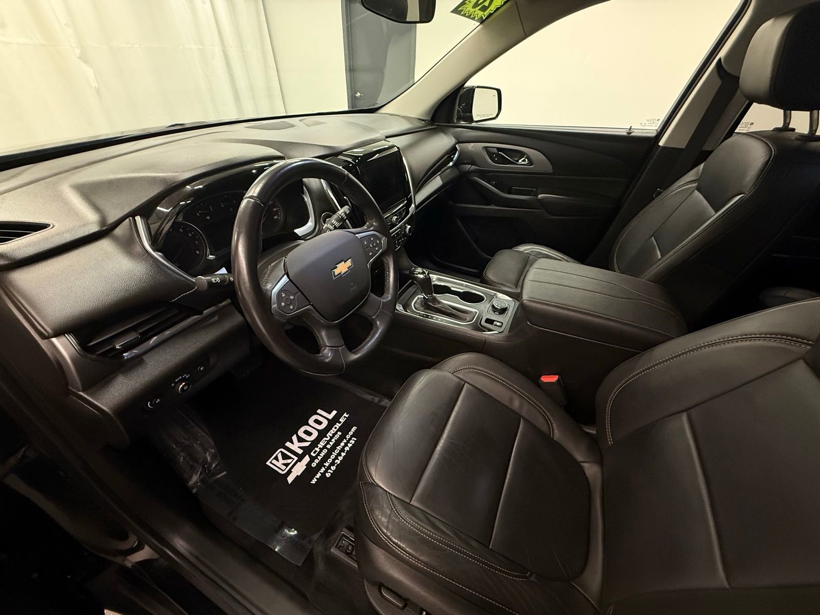 Used 2020 Chevrolet Traverse LT image 12