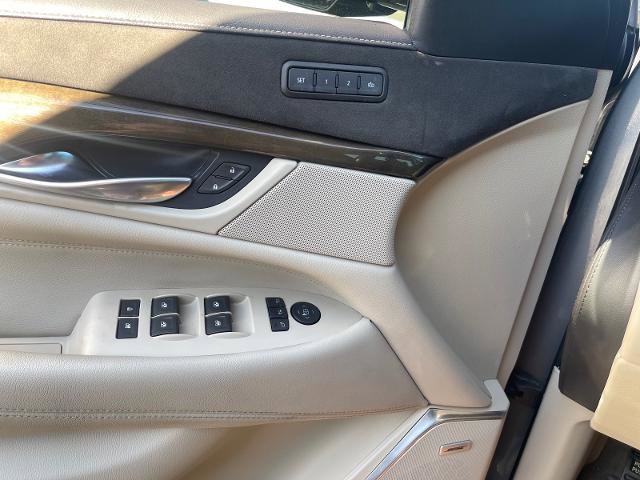 Used 2020 Cadillac Escalade Luxury w/ LPO, Radiant Package image 16