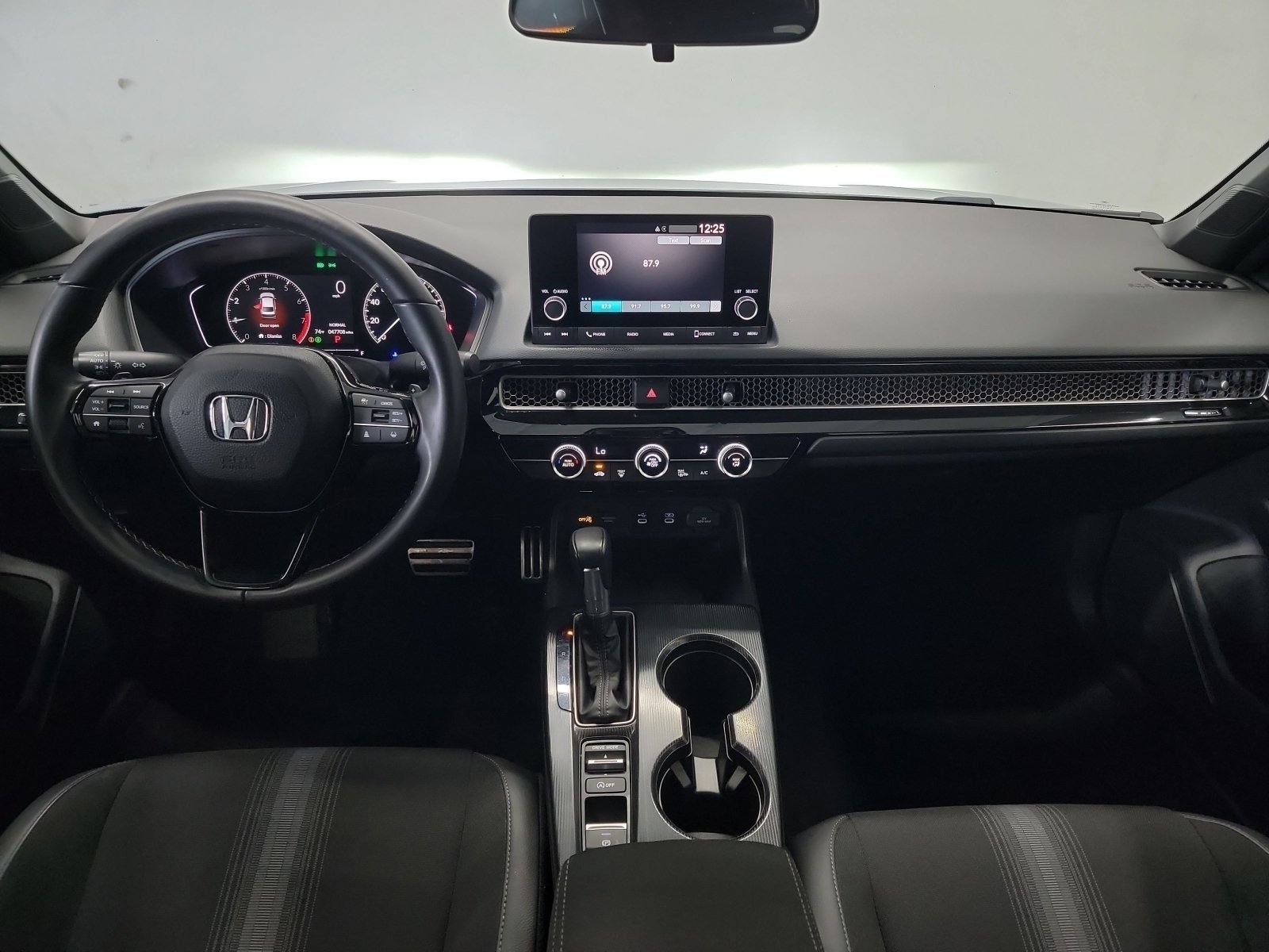 Used 2025 Honda Civic Sport image 15
