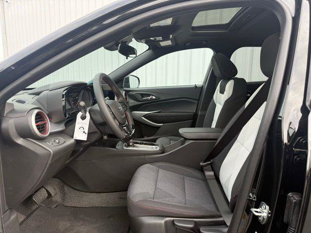 New 2026 Chevrolet Trax RS w/ Sunroof Package FWD image 6