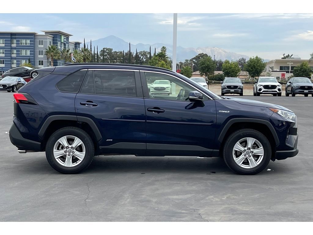 Used 2021 Toyota RAV4 XLE w/ Convenience Package image 8